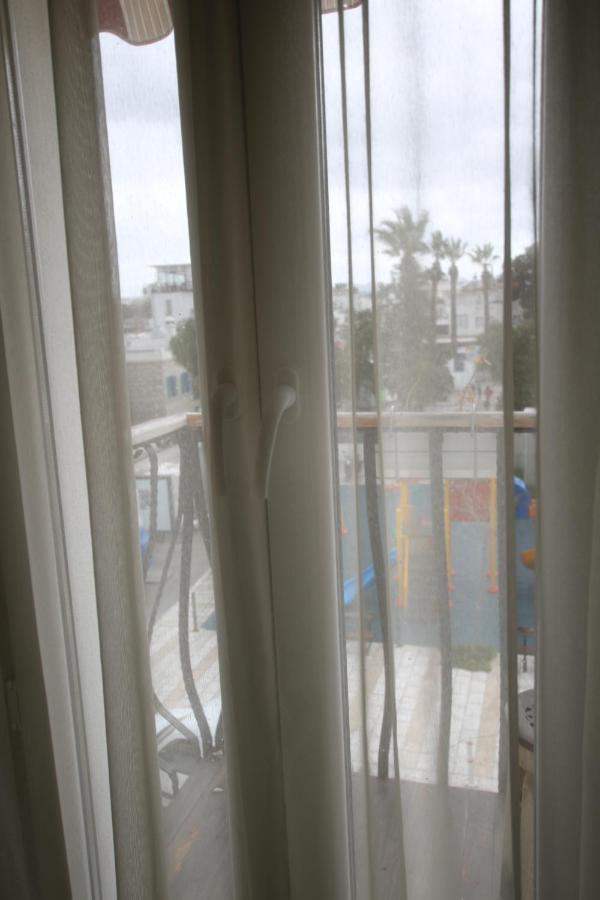 Otel Artemis 2*